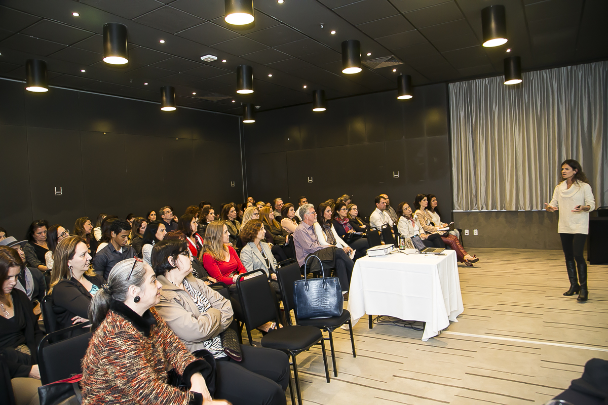 Palestras “Regulamentação da profissão de Designer de Interiores” e “Como incorporar valor aos projetos através da adoção de conceitos de sustentabilidade”- NFD